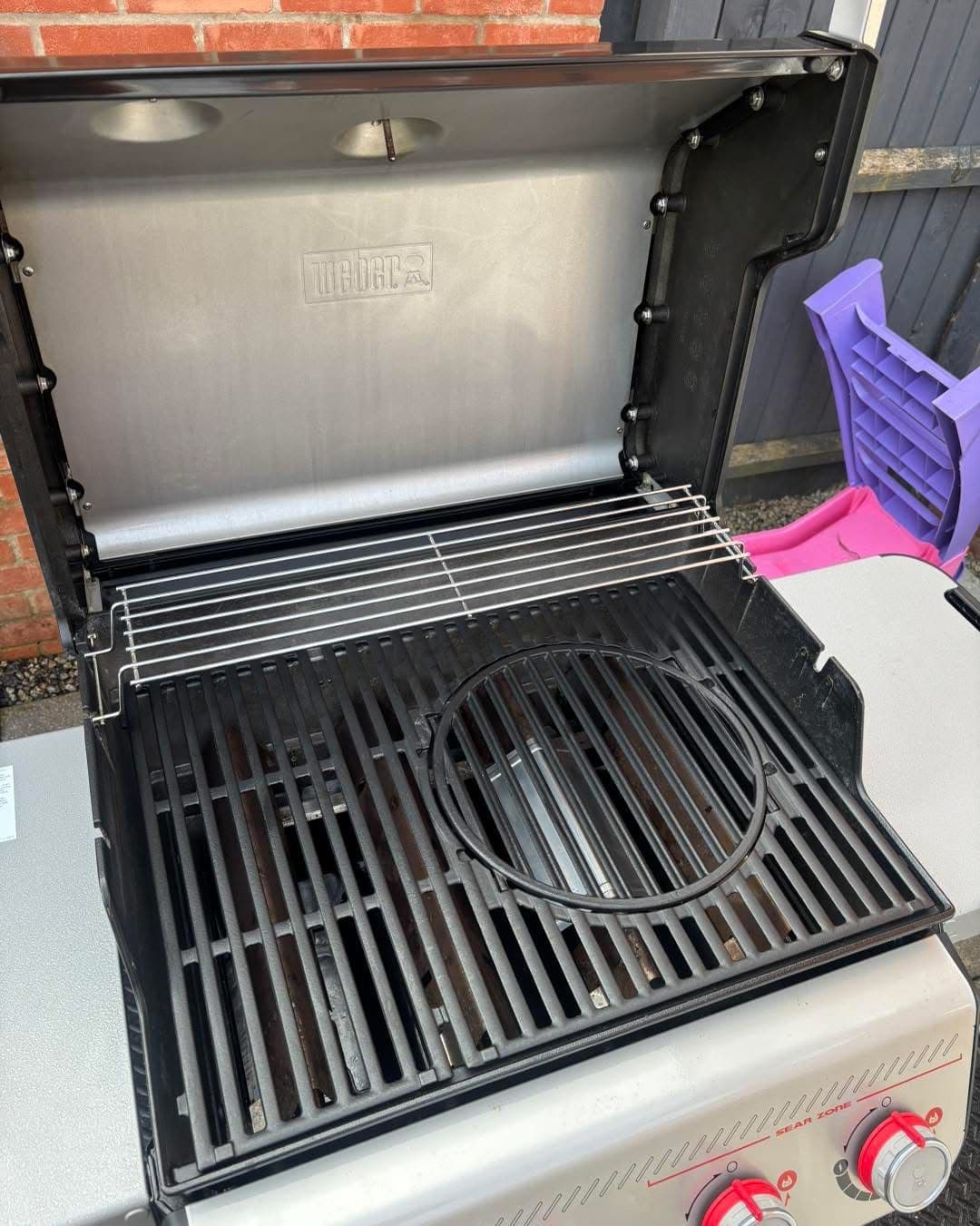 Clean Weber BBQ grill after professional BBQ clean