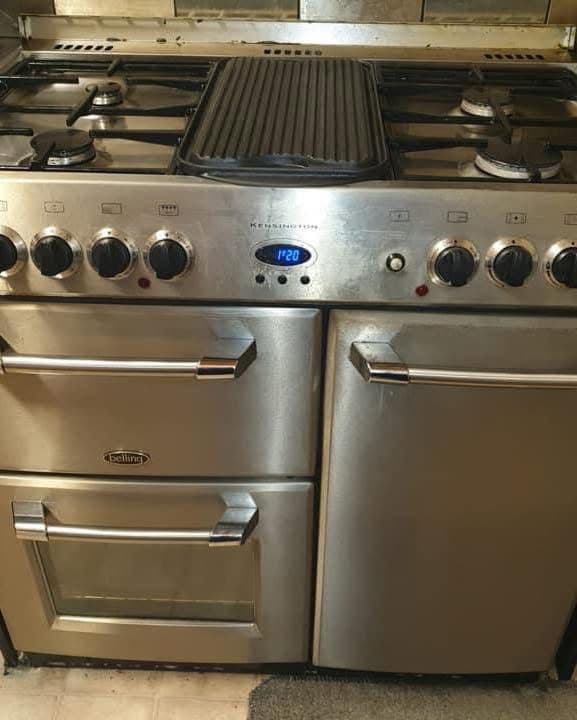 Belling Kensington range cooker restored after professional clean